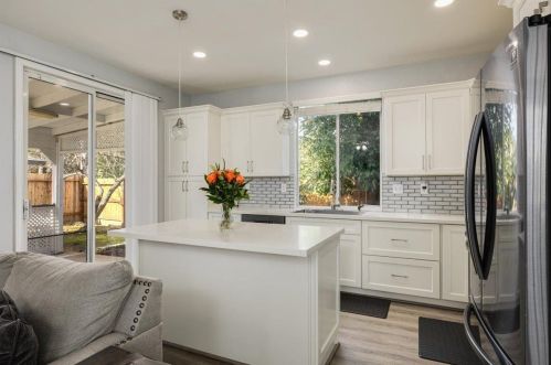 8982 Springhurst Dr, Elk Grove CA  95624-3220 exterior