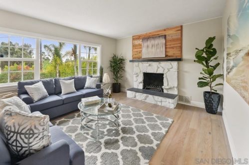 750 Smith Dr, Vista CA  92084-4428 exterior