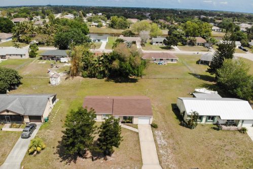 617 Old Briar Ave, Fort Pierce, FL 34953-6346