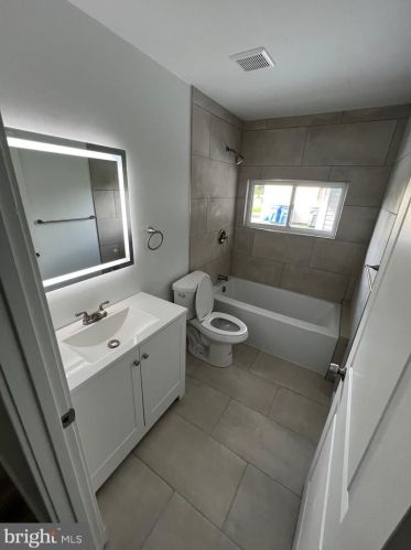 55 Middlebury Ln, Willingboro NJ  08046-2931 exterior