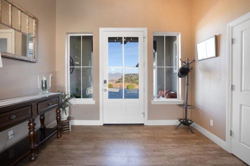 4025 Ashford Cir, Hollister CA  95023-8966 exterior