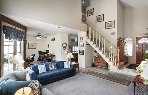 22924 White Pine Pl, Santa Clarita CA  91390-4120 exterior