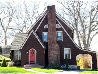 48 Woodledge Rd, Stamford, CT 06907-1703