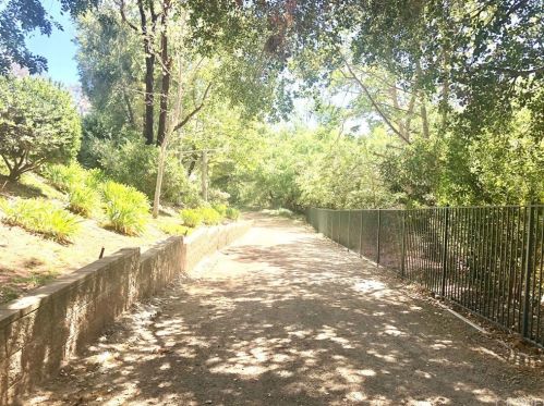 136 Valero Cir, Calabasas CA  91377-5551 exterior