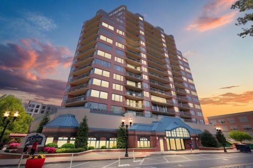 25 Forest St, Stamford CT 06901-1868 exterior