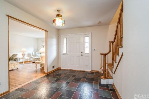 34 Hollis Rd, East Brunswick, NJ 08816-2754