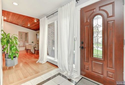 139 Holland Ave, N Milford, NJ 07646-2908