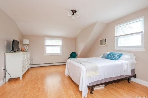 961 Rector St, North Bellmore NY  11710-1117 exterior