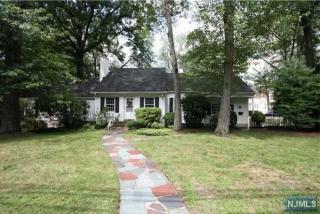 766 Oradell Ave, Oradell, NJ 07649-2095