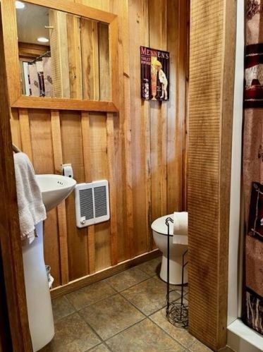 24480 Bushby Rd, Laurelville OH  43152-9712 exterior