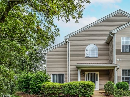 15 Oak Knoll Ln, Bedminster, NJ 07921-2043