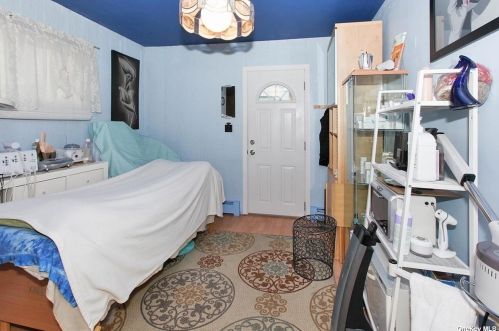 2481 6th St, Hempstead NY  11554-3115 exterior