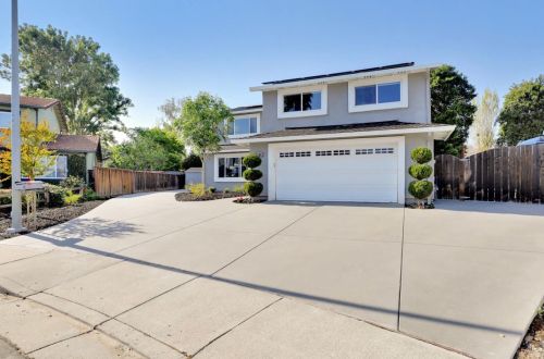 7180 Albany Pl, Gilroy, CA 95020-6301