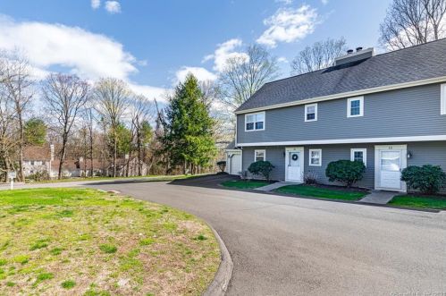 13 Old Towne Rd, Cheshire CT  06410-3122 exterior