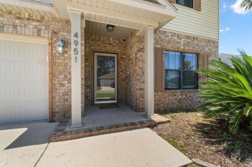 4951 Makenna Cir, Milton FL  32571-1175 exterior