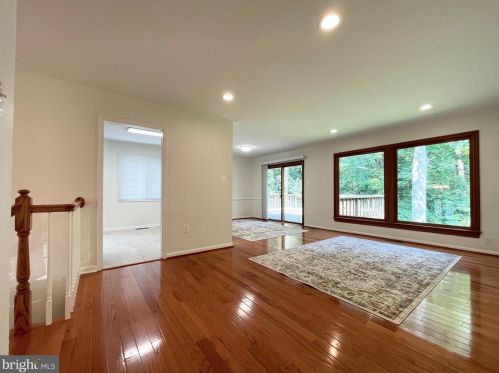 6205 Lavell Ct, Springfield VA  22152-1319 exterior