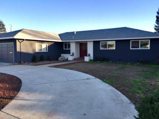 11 Bundeson Dr, Hollister, CA 95023-5506