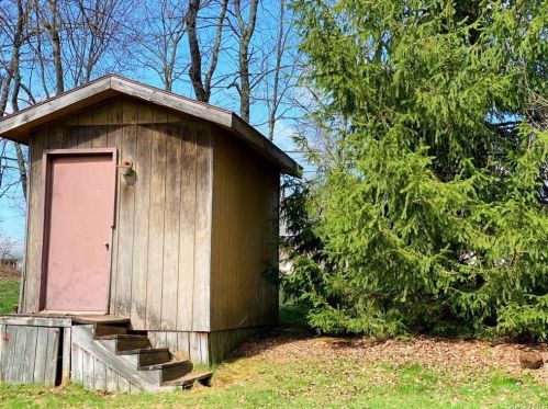 75 Sackett Lake Rd, Monticello NY  12701-4514 exterior