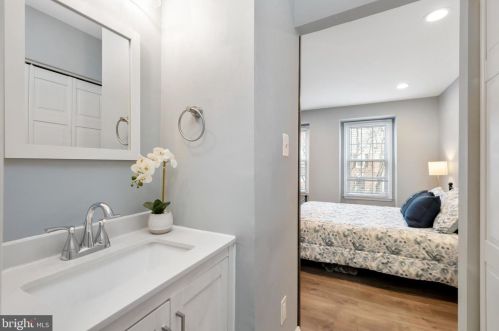 11853 Dunlop Ct, Herndon VA  20191-2709 exterior