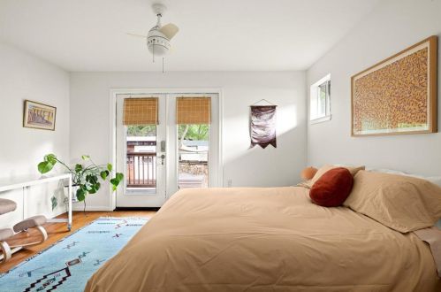 1121 Delano St, Austin TX 78721 exterior