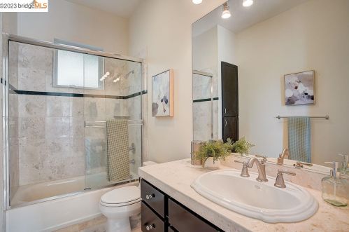 7164 Buckingham Blvd, Berkeley CA  94705-1715 exterior