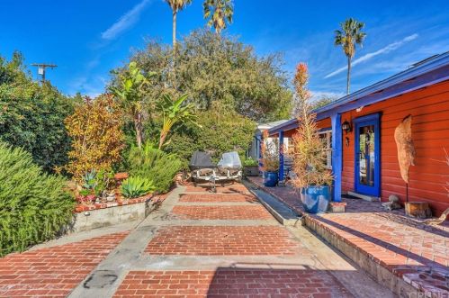 6330 Mary Ellen Ave, Van Nuys, CA 91401-2520