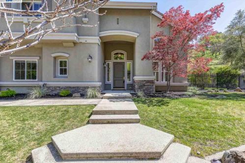 2707 Deer Meadow Dr, Danville, CA 94506-2105