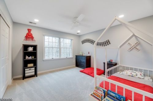 31 Castle Ct, Dover NJ  07869-2024 exterior