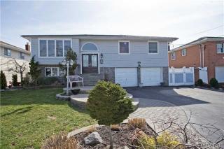 2572 Harvard Ln, Seaford, NY 11783-3527