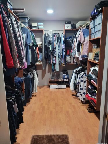 54 Oleeta Rd, Mount Sinai NY  11766-2507 exterior