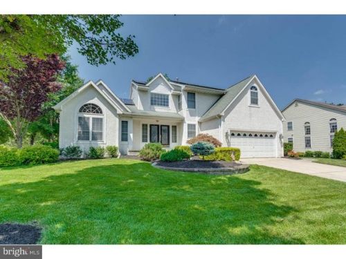 4 Stephanie Ct, Berlin Boro, NJ 08009-1187