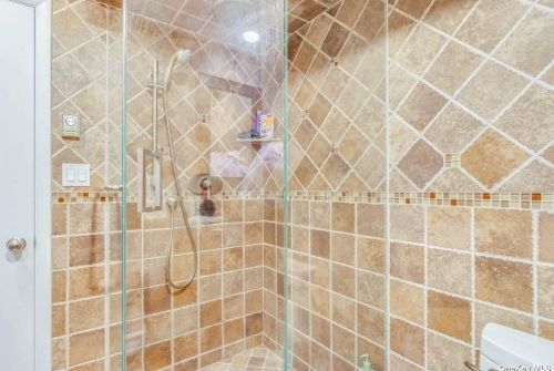 147 Foxwood Dr, Muttontown NY  11753-1121 exterior