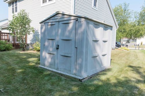 1912 Wexford Ln, Waukesha WI  53186-1252 exterior