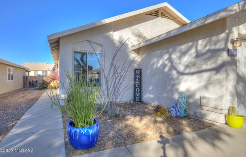 8836 Desert Rainbow Dr, Tucson, AZ 85747-5190