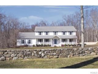 133 Wellington Dr, Kent Lakes, NY 10512-3861