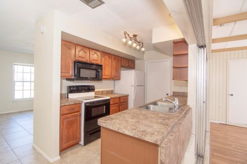457 Calmoso Dr, Fort Pierce FL  34983-2165 exterior