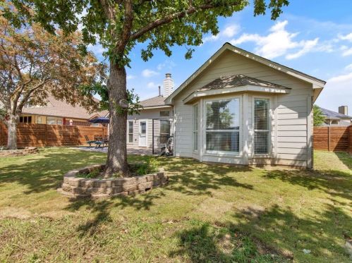 5064 San Jacinto Dr, Fort Worth TX 76137-5537 exterior