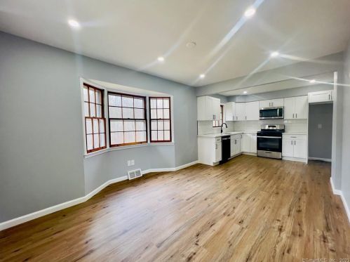 20 Barnum Rd, Danbury CT  06811-2936 exterior