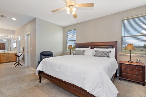 915 Mayport Dr, West Pittsburg CA  94565-4494 exterior