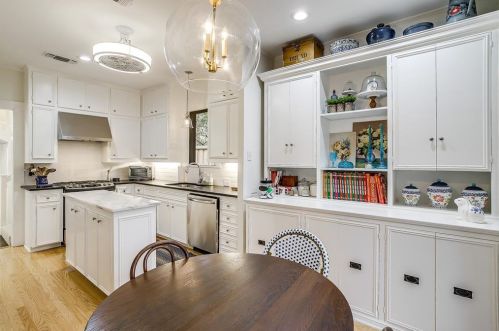 2131 Warner Rd, Fort Worth TX  76110-1747 exterior