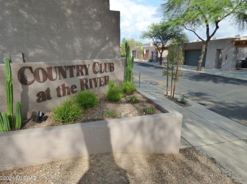 3118 Macenroe Ln, Tucson, AZ 85716-0826