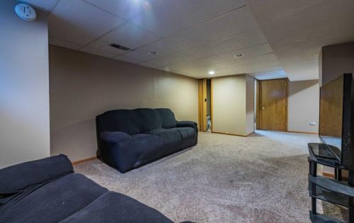 5701 Maryland Ave, Minneapolis MN 55428-3319 exterior