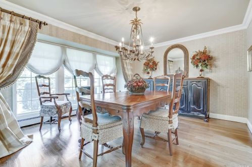 15 Frost Valley Rd, Mount Sinai NY  11766-1401 exterior