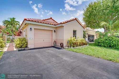 18424 21st St, Hollywood, FL 33029-3808