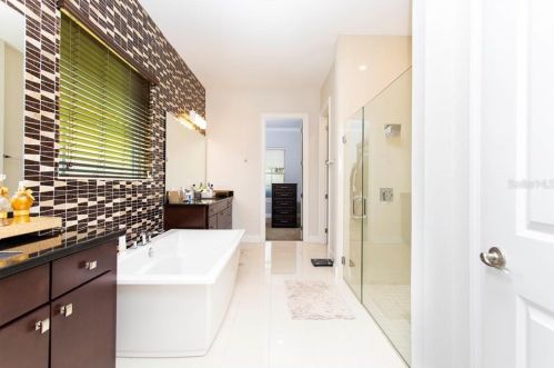 8035 Chilton Dr, Orlando FL 32836 exterior