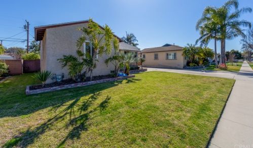 5938 Sunfield Ave, Lakewood CA  90712-1823 exterior