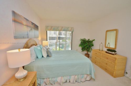 14528 Balgowan Rd, Hialeah FL  33016-6436 exterior