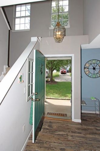 70 Tulip Tree Ct, Milford CT  06461-9110 exterior