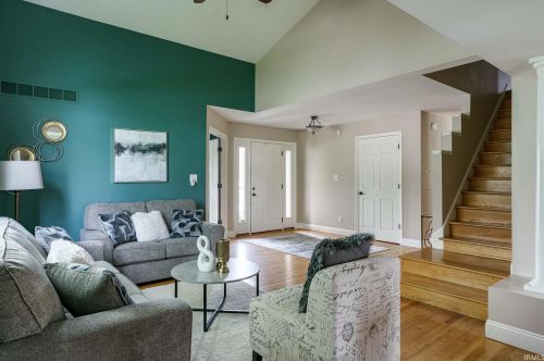 51141 Ashley Dr, Granger, IN 46530-8373