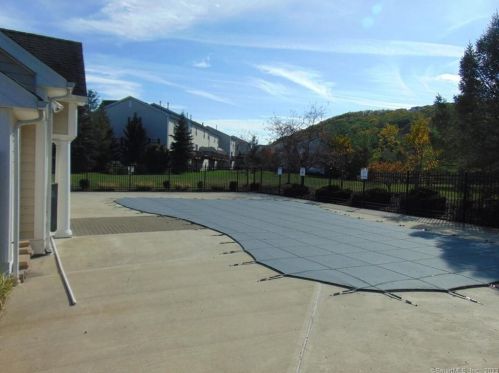 900 Lexington Blvd, Bethel CT  06801-1345 exterior